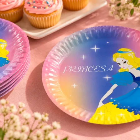 O prato papel “Princesa” 18cm alia um design encantador e temático a uma robustez que garante segurança durante o serviço.