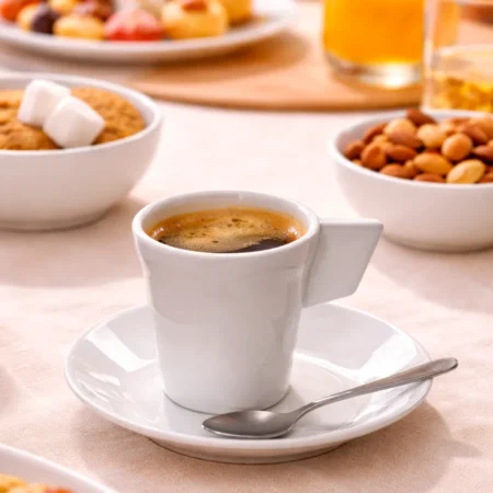 chávena com pires reutilizável branca para café, resistente a quedas.